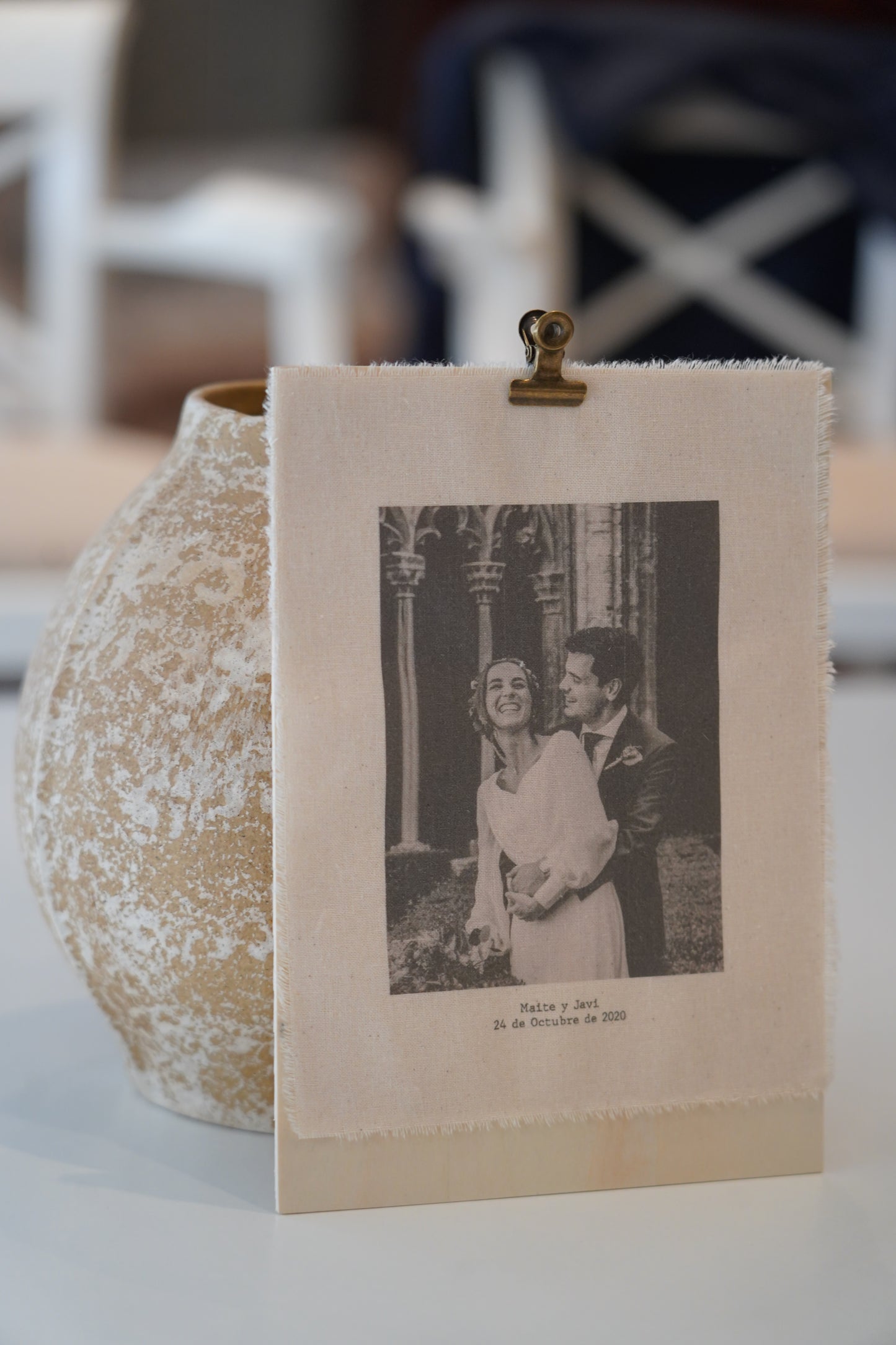 Revelado en lámina de madera con clip